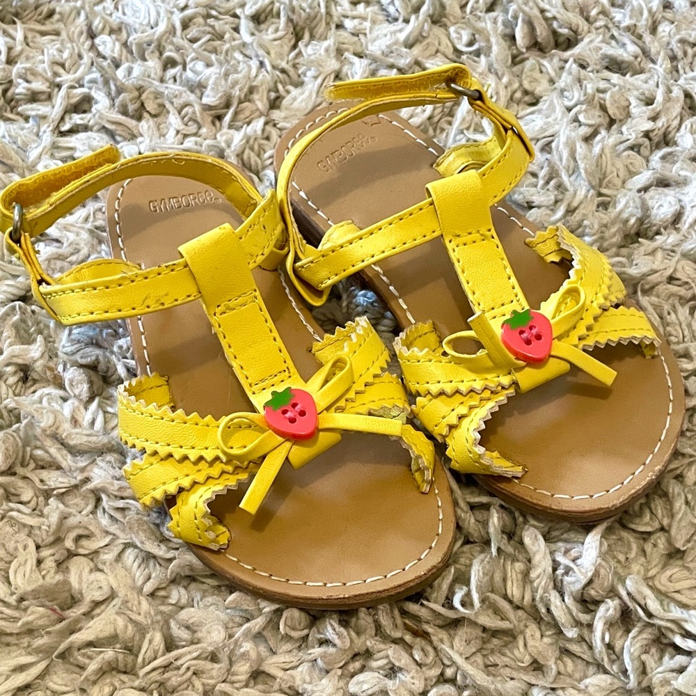 2013 Gymboree “Strawberry Sweetheart” Strawberry Button Sandals, Size 7